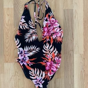 Volcom one piece size small